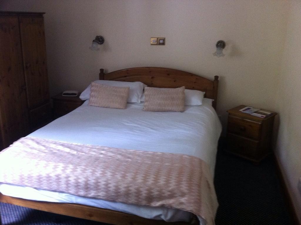 The Glan Yr Afon Inn Holywell  Chambre photo