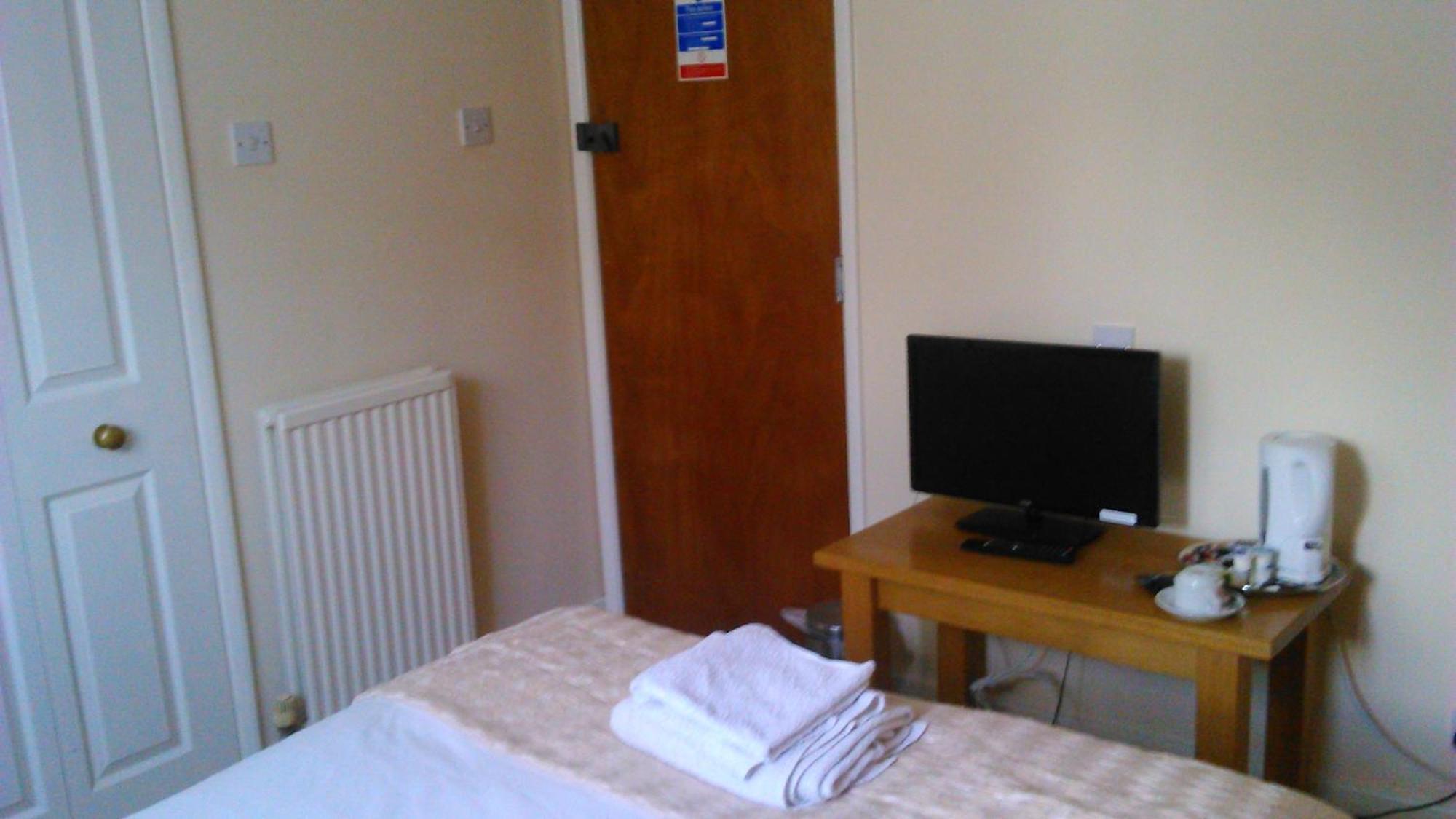 The Glan Yr Afon Inn Holywell  Chambre photo
